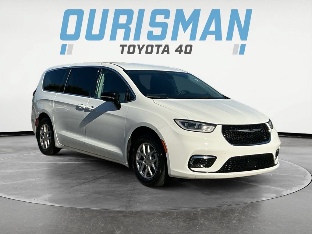 Used 2024 Chrysler Pacifica Touring-L
