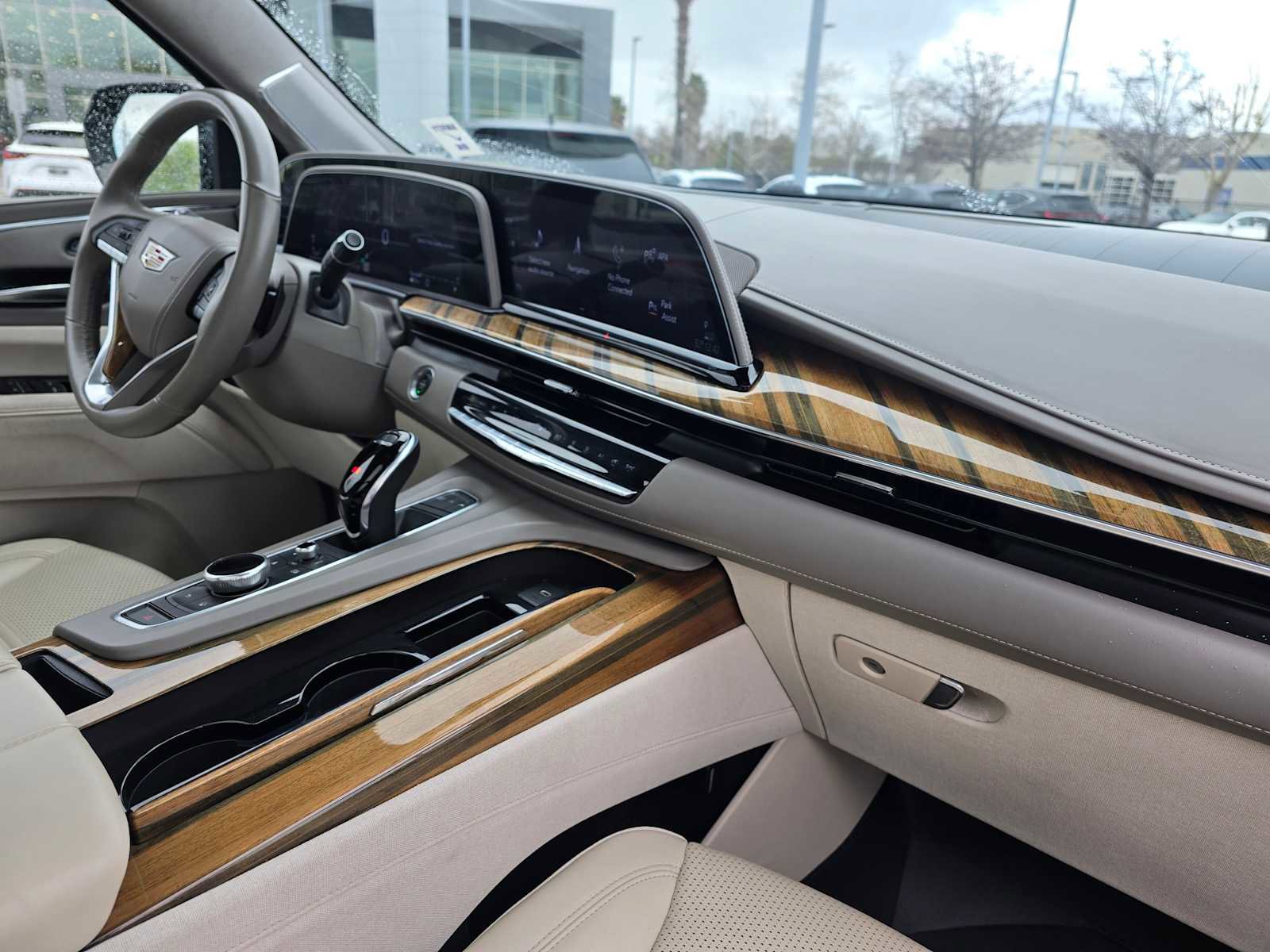 Used 2021 Cadillac Escalade Premium Luxury Platinum image 12