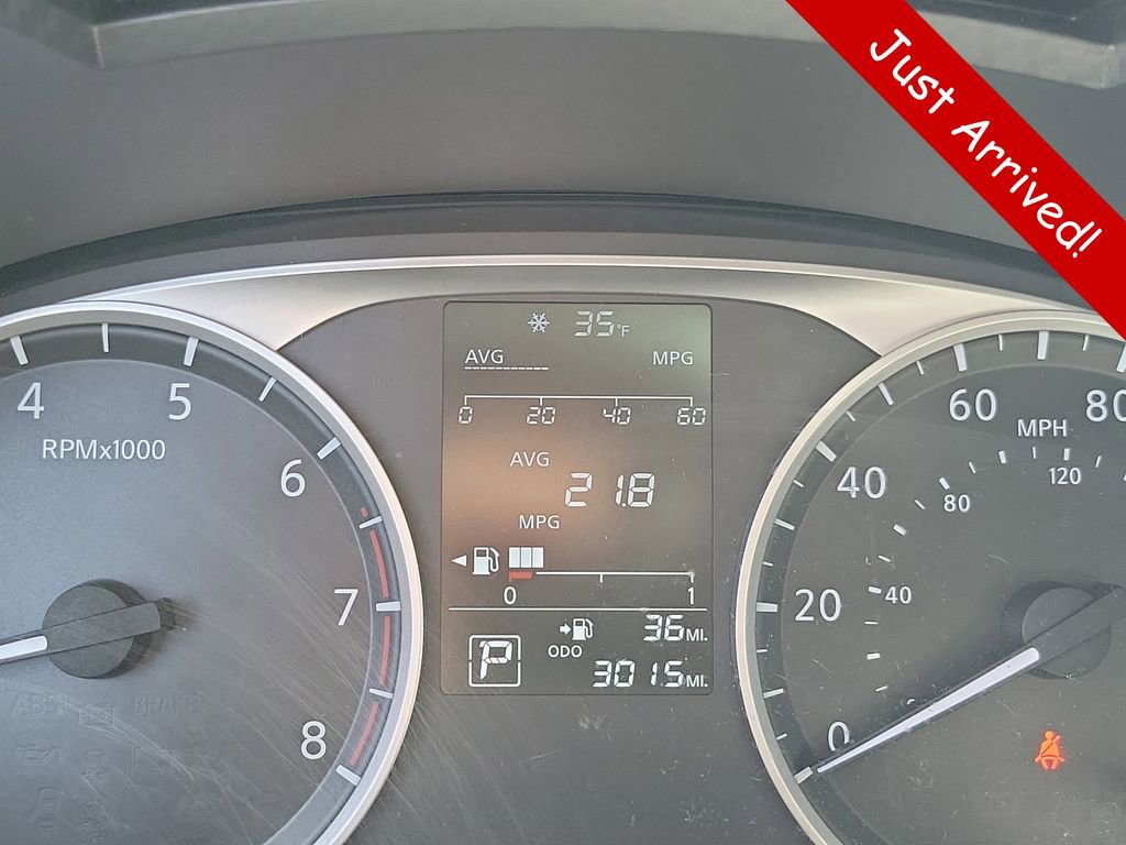 Used 2023 Nissan Versa S w/ Trunk Package image 23