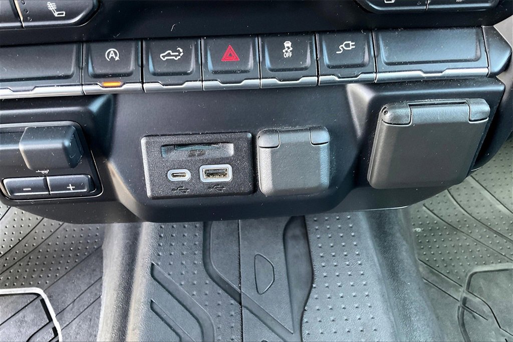 Used 2019 Chevrolet Silverado 1500 LT w/ All-Star Edition image 32