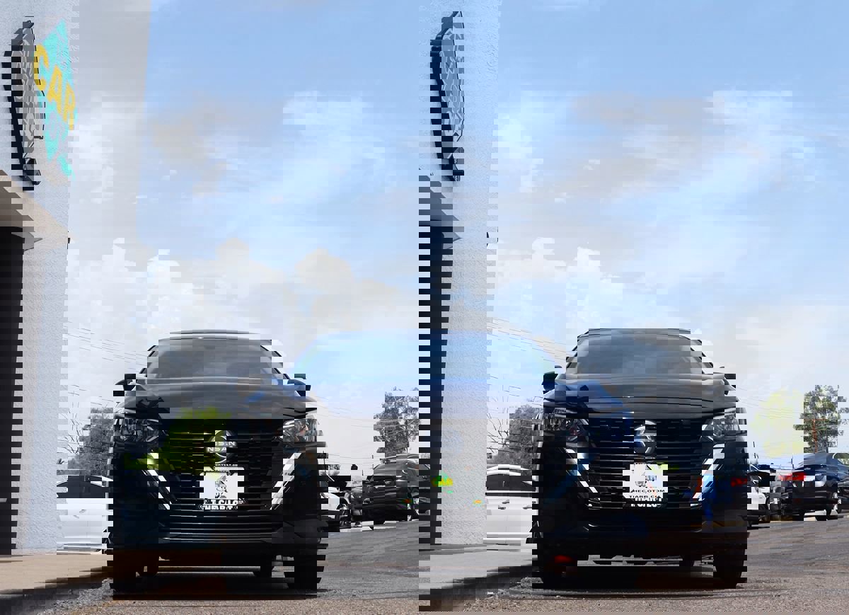 Used 2025 Nissan Sentra SV image 17