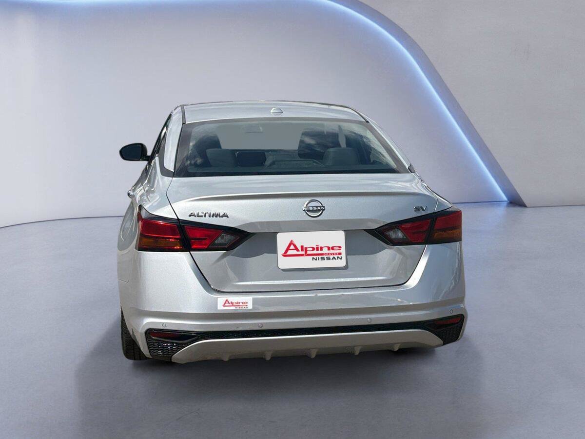 Used 2024 Nissan Altima 2.5 SV FWD image 4