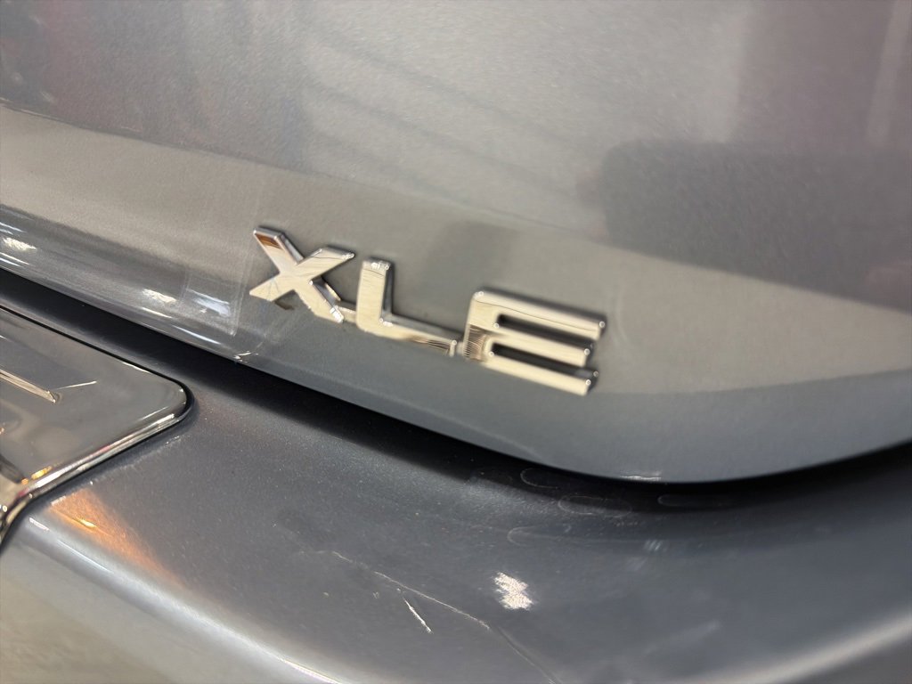 Used 2024 Toyota Highlander XLE image 12