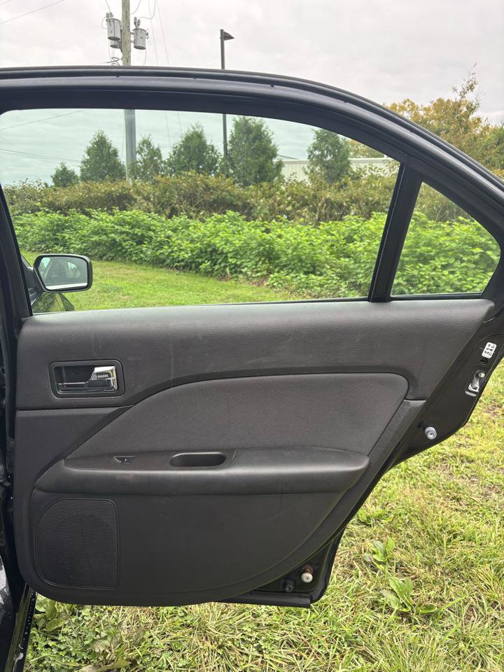 Used 2010 Ford Fusion SE FWD image 21