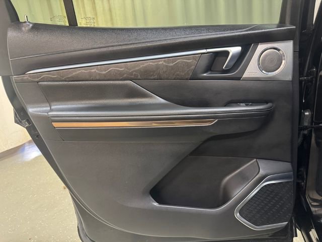 Used 2025 Buick Enclave Avenir w/ Super Cruise Package image 28