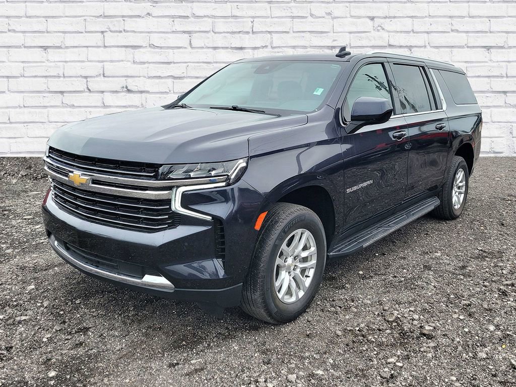 Used 2023 Chevrolet Suburban LT image 4