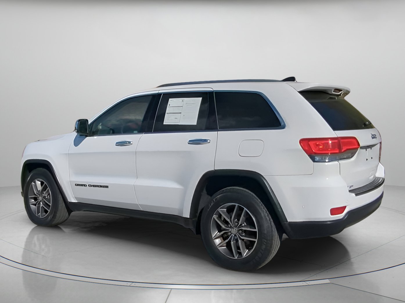 Used 2018 Jeep Grand Cherokee Limited image 18