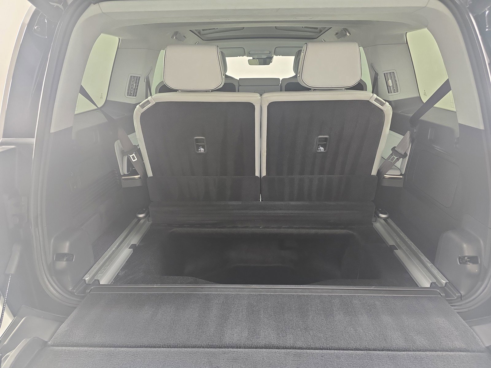 Used 2024 Rivian R1S Adventure AWD/4WD image 26