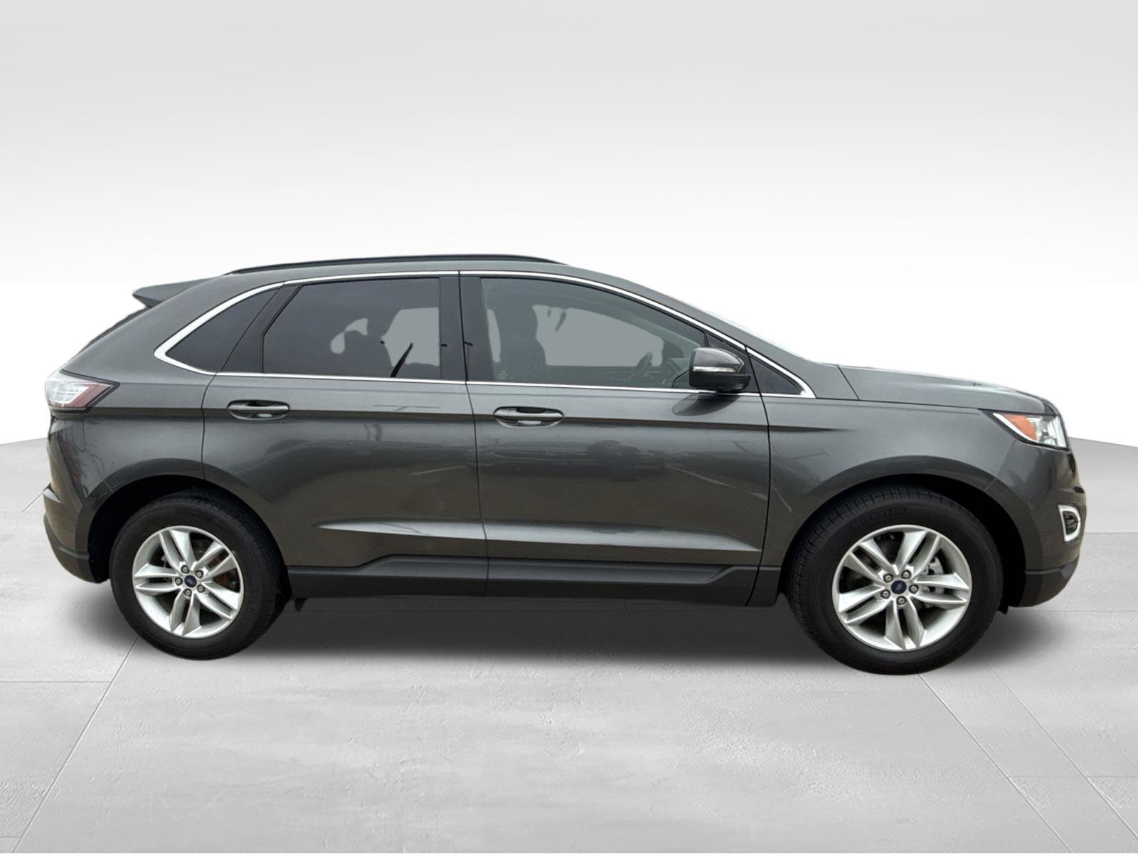 Used 2016 Ford Edge SEL FWD image 4