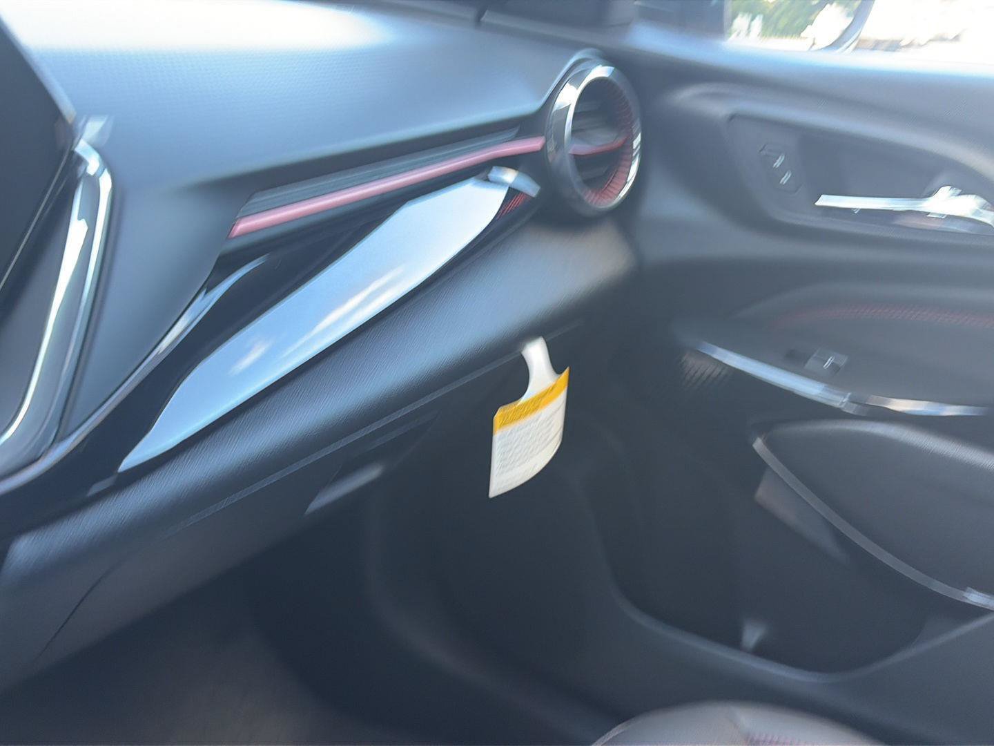 New 2026 Chevrolet Trax RS w/ Sunroof Package FWD image 21
