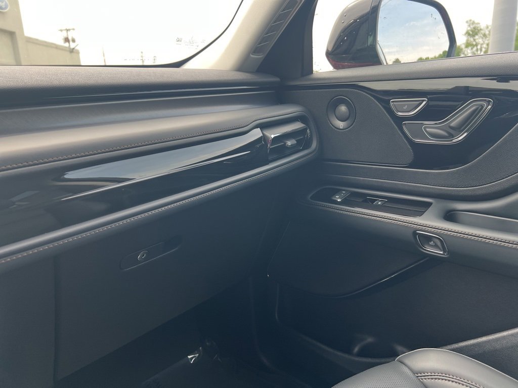 New 2025 Lincoln Aviator AWD w/ Jet Appearance Package image 42