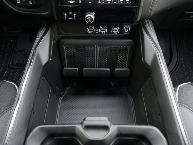 Used 2025 RAM 3500 Limited image 28