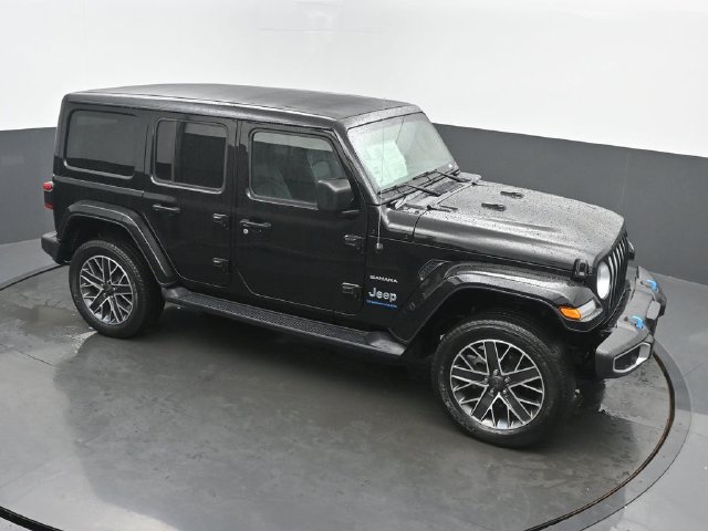 Used 2023 Jeep Wrangler Unlimited Sahara w/ Cold Weather Group AWD/4WD image 44