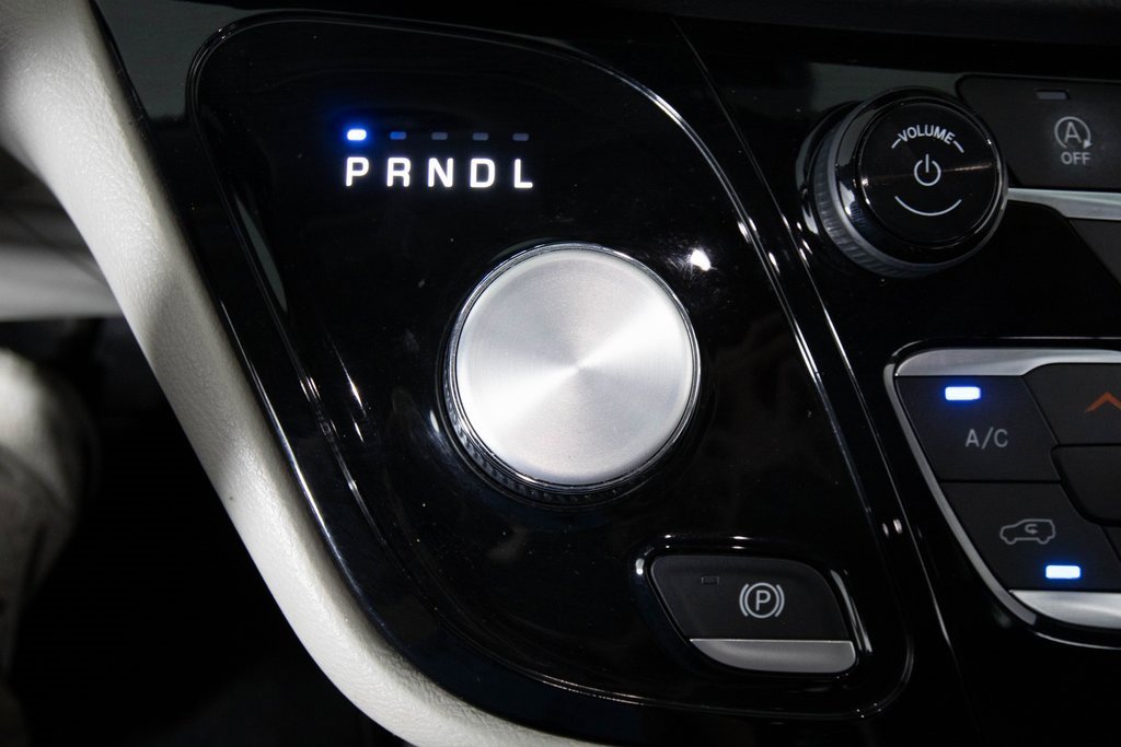 Used 2022 Chrysler Pacifica Touring-L image 28