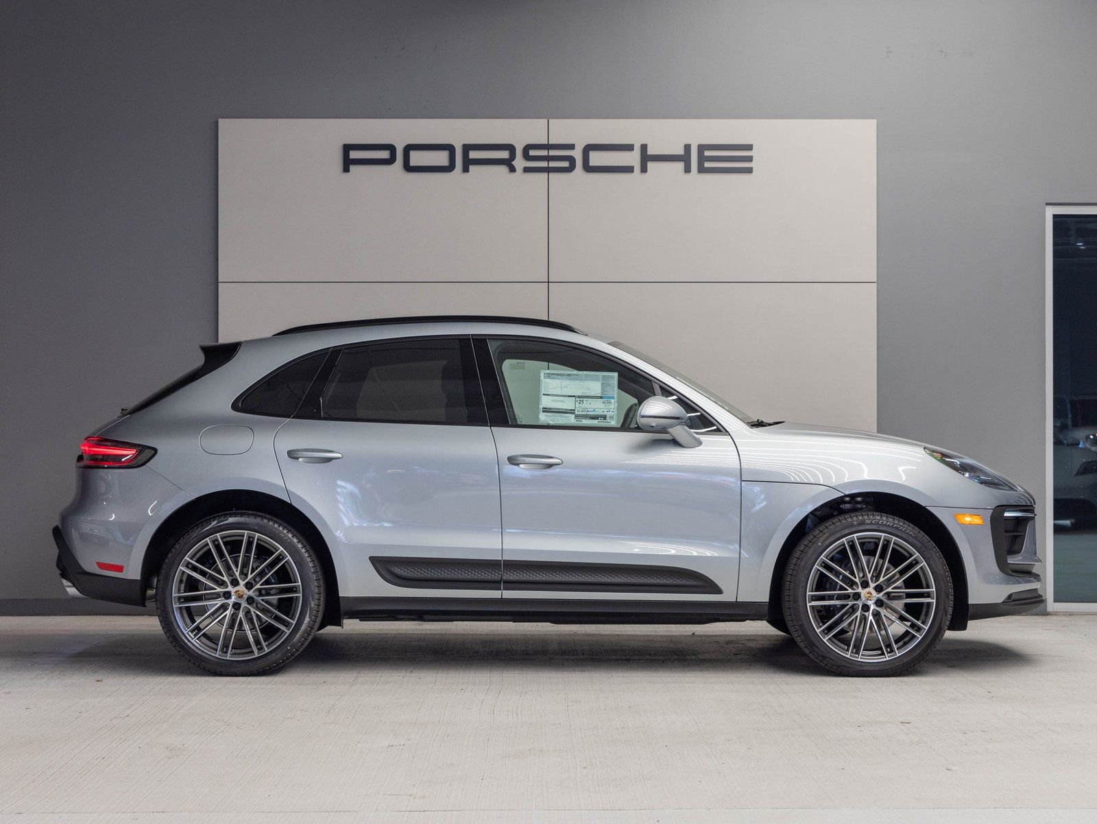 Certified 2026 Porsche Macan image 8