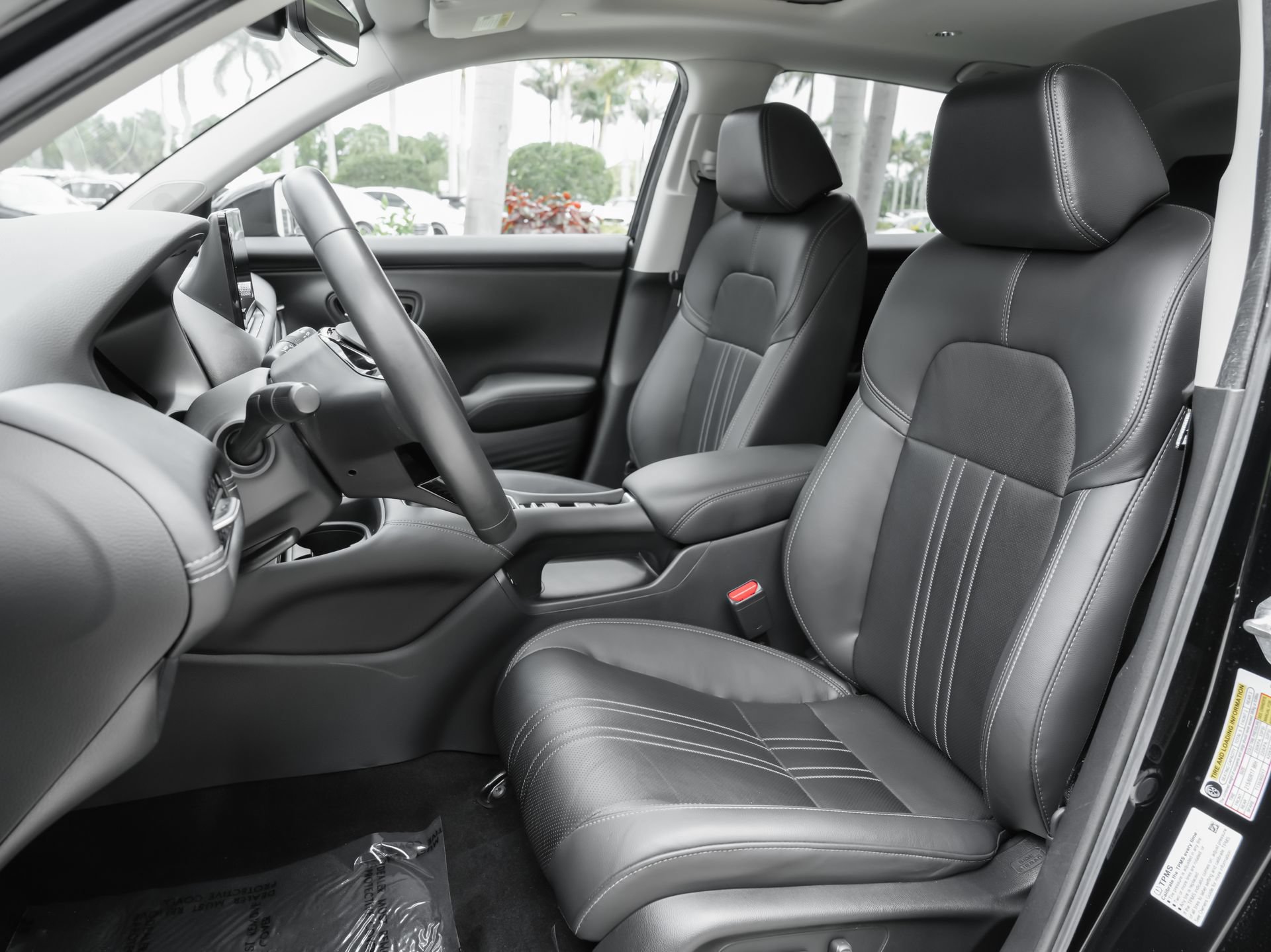 Used 2024 Honda HR-V EX-L image 7