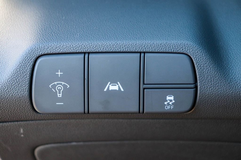 Used 2023 Hyundai Elantra SEL image 24