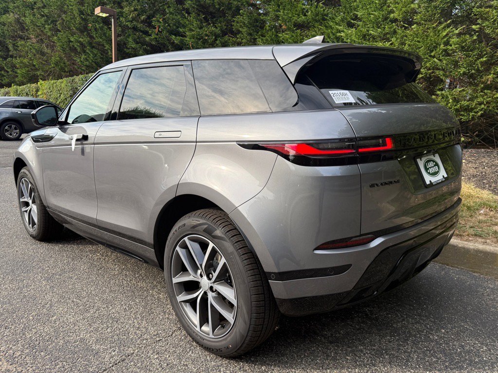 New 2026 Land Rover Range Rover Evoque Dynamic SE image 3