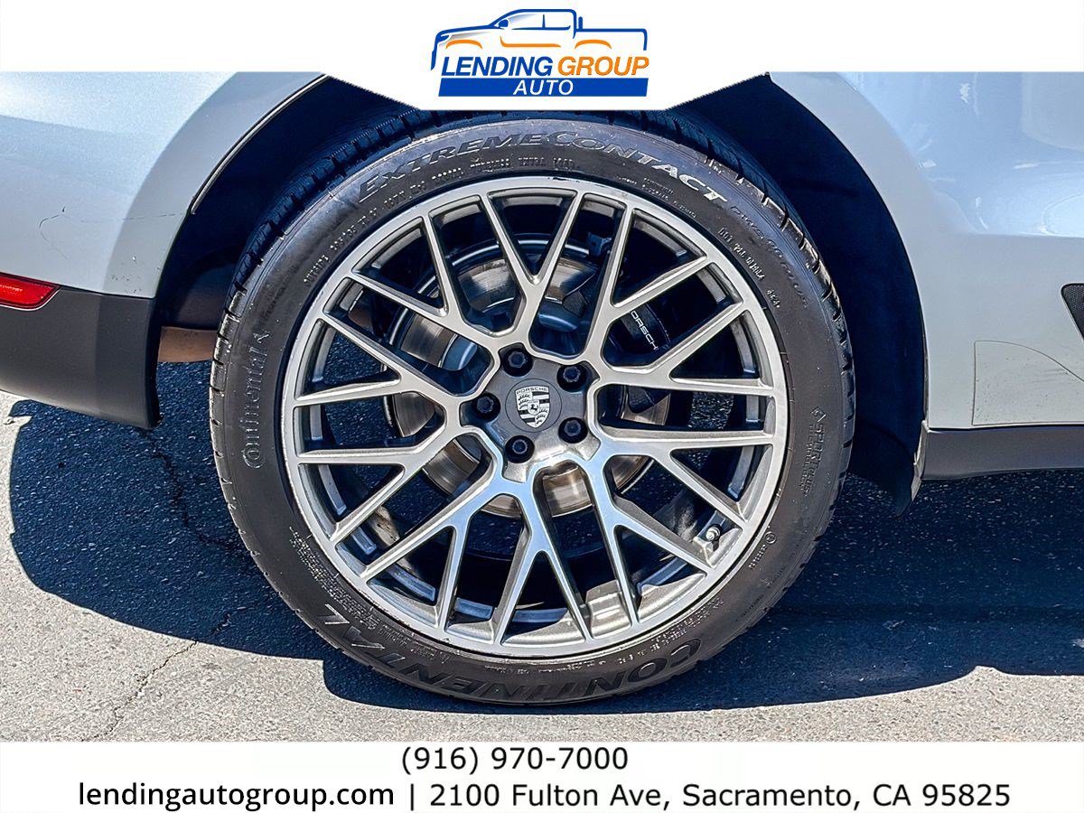 Used 2020 Porsche Macan AWD/4WD image 10