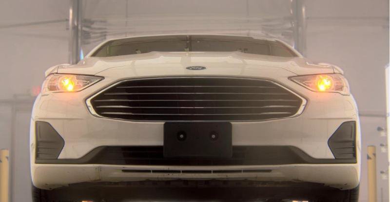 Used 2020 Ford Fusion SE FWD image 3