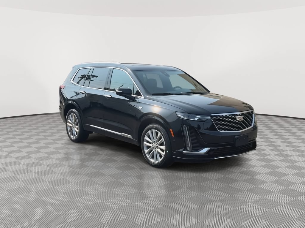 Used 2023 Cadillac XT6 Premium Luxury w/ Technology Package AWD/4WD image 2