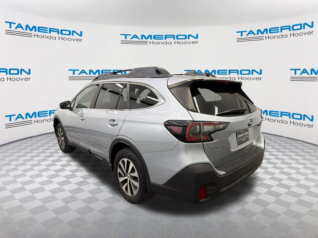 Used 2020 Subaru Outback Premium image 3