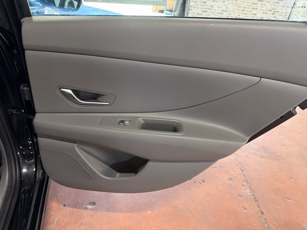 Used 2021 Hyundai Elantra SEL FWD image 14