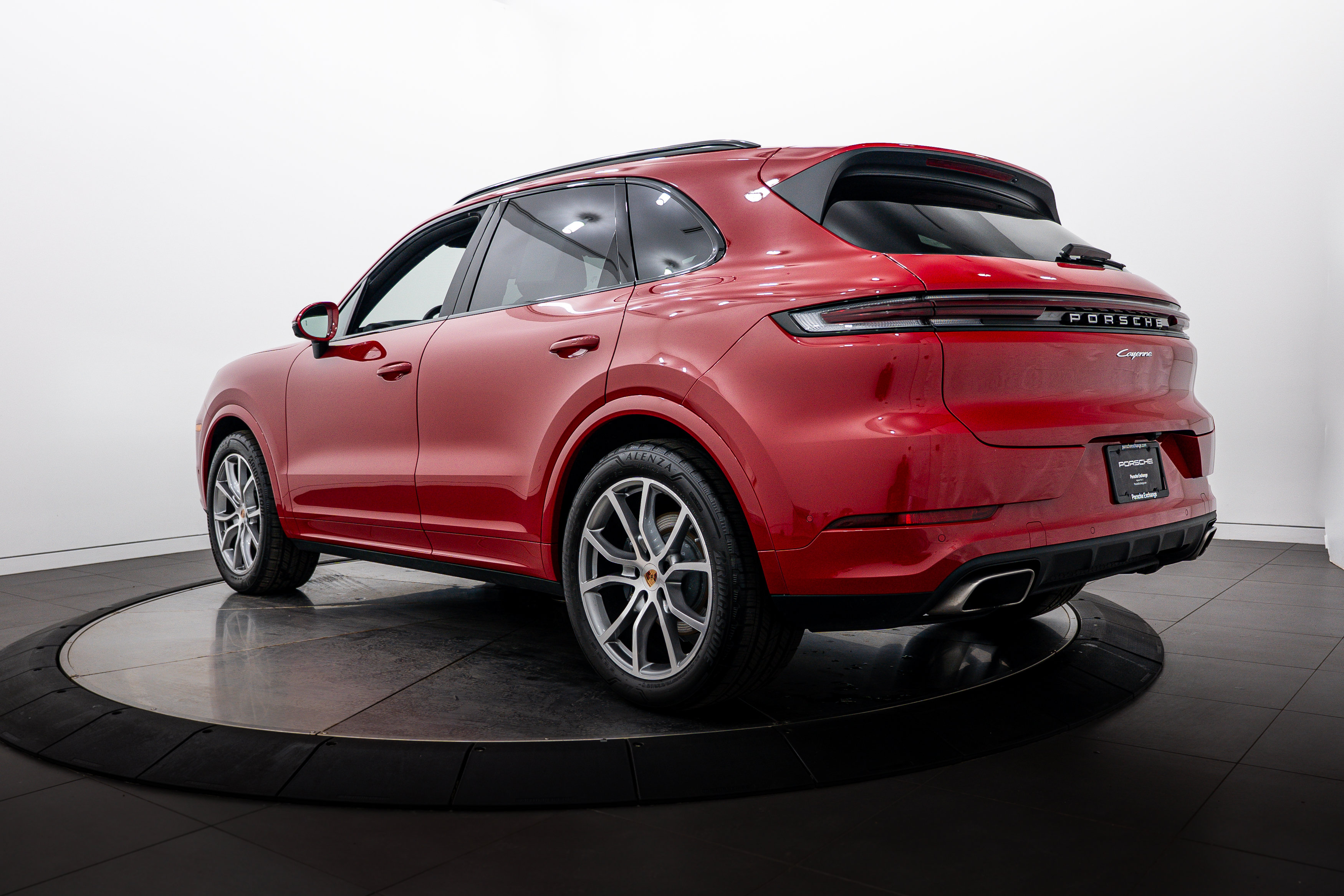 Certified 2026 Porsche Cayenne AWD/4WD image 3