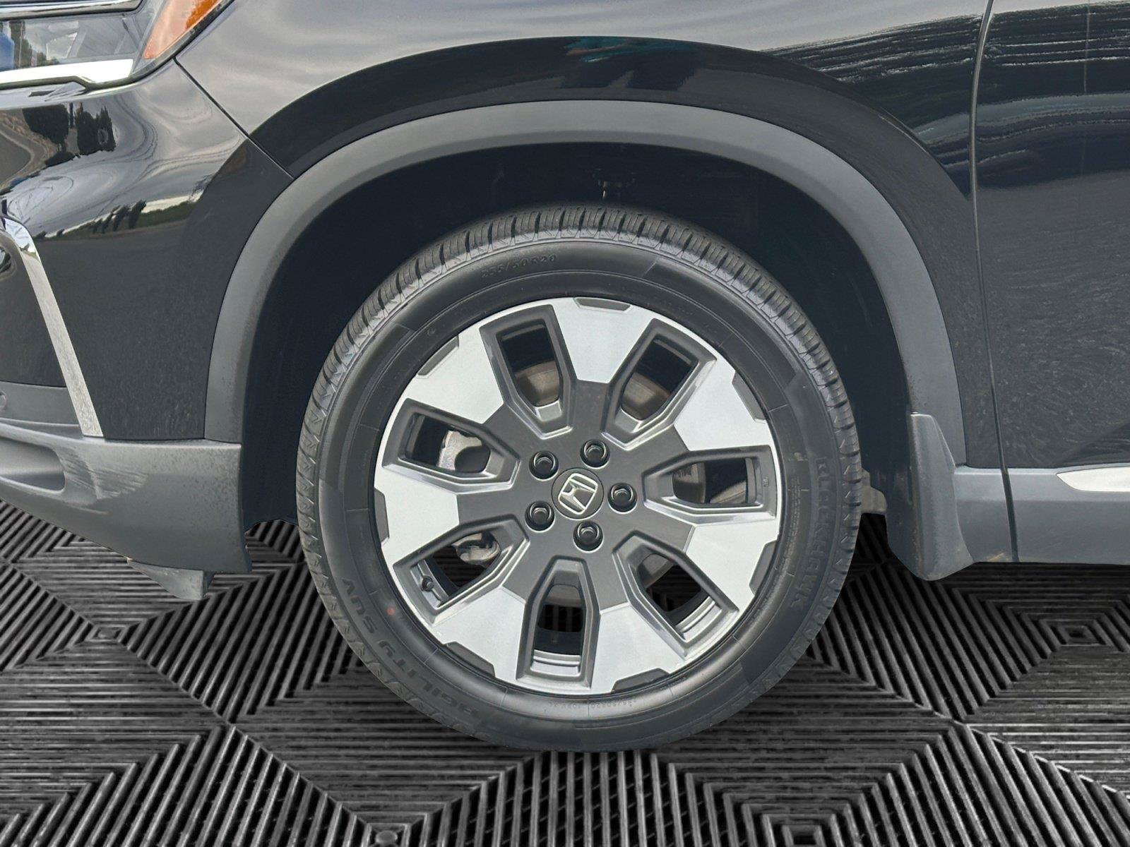 Certified 2025 Honda Pilot Elite image 9