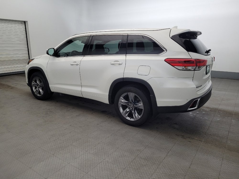 Used 2019 Toyota Highlander Limited Platinum w/ Carpet Mat Package (TMS) image 3