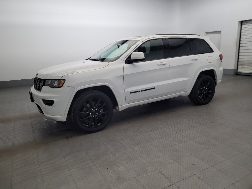 Used 2021 Jeep Grand Cherokee Laredo X image 2