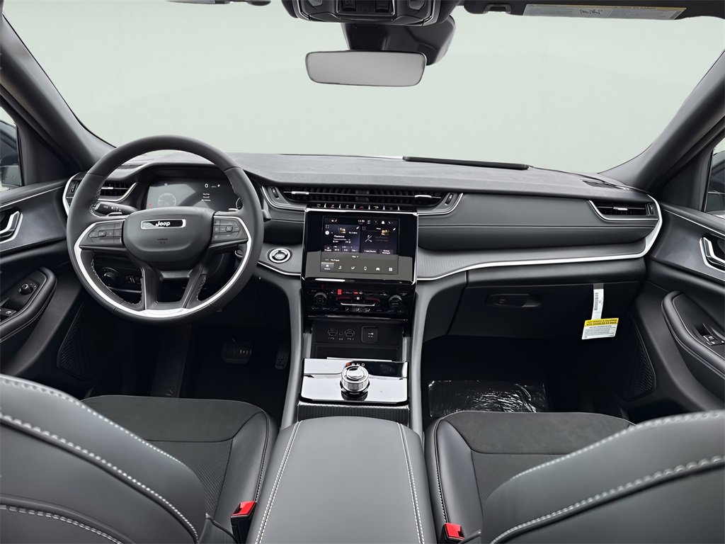 New 2025 Jeep Grand Cherokee L Altitude image 15