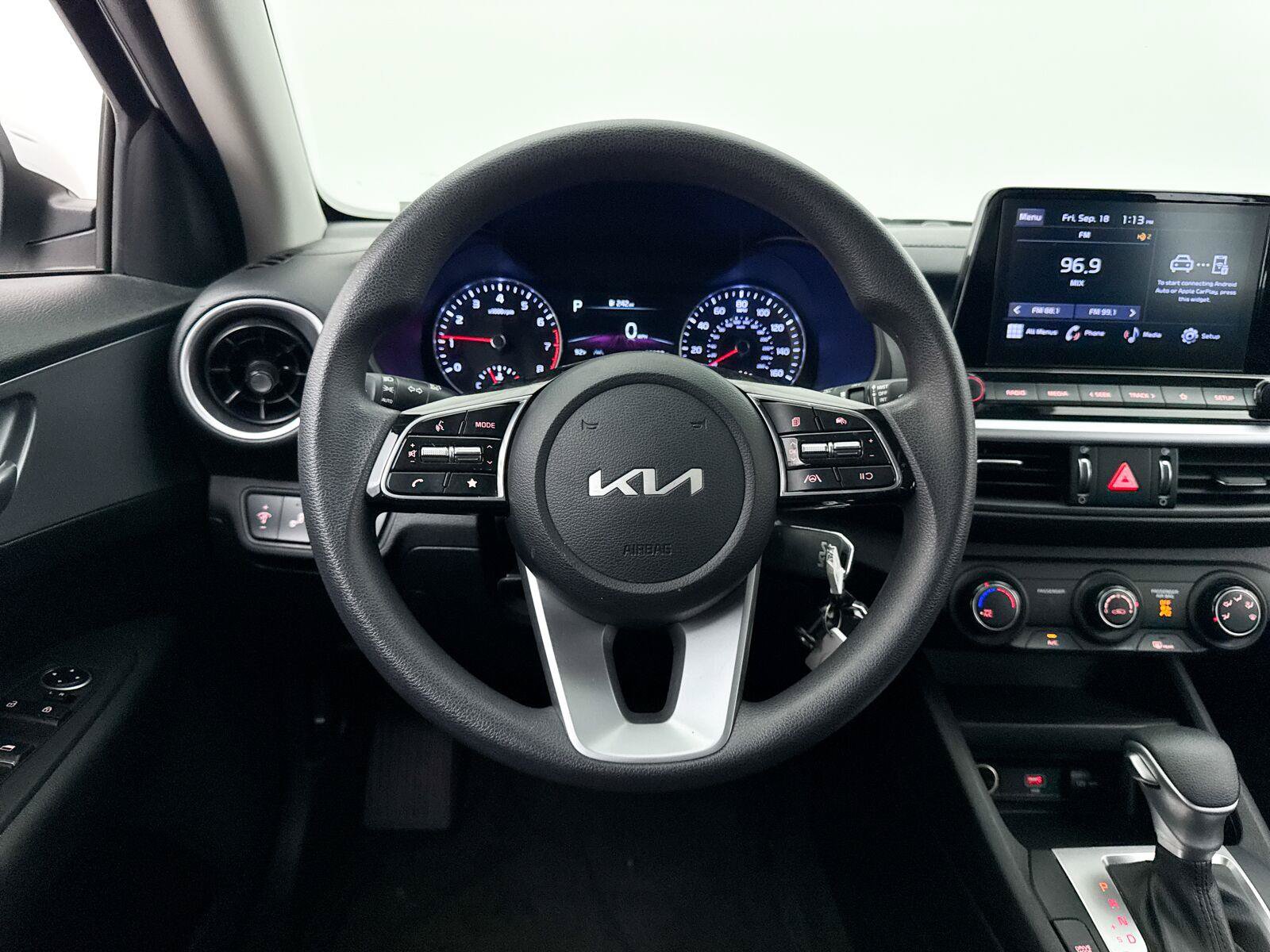 Used 2022 Kia Forte LXS w/ LXS Technology Package FWD image 3
