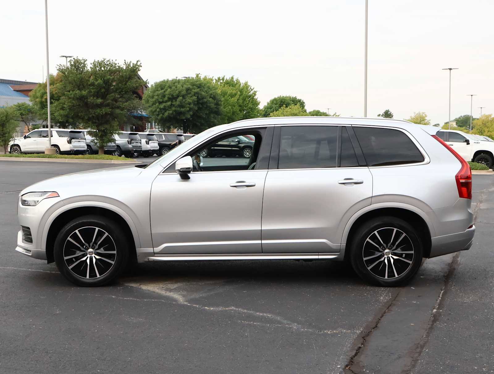 Used 2020 Volvo XC90 T6 Momentum image 36