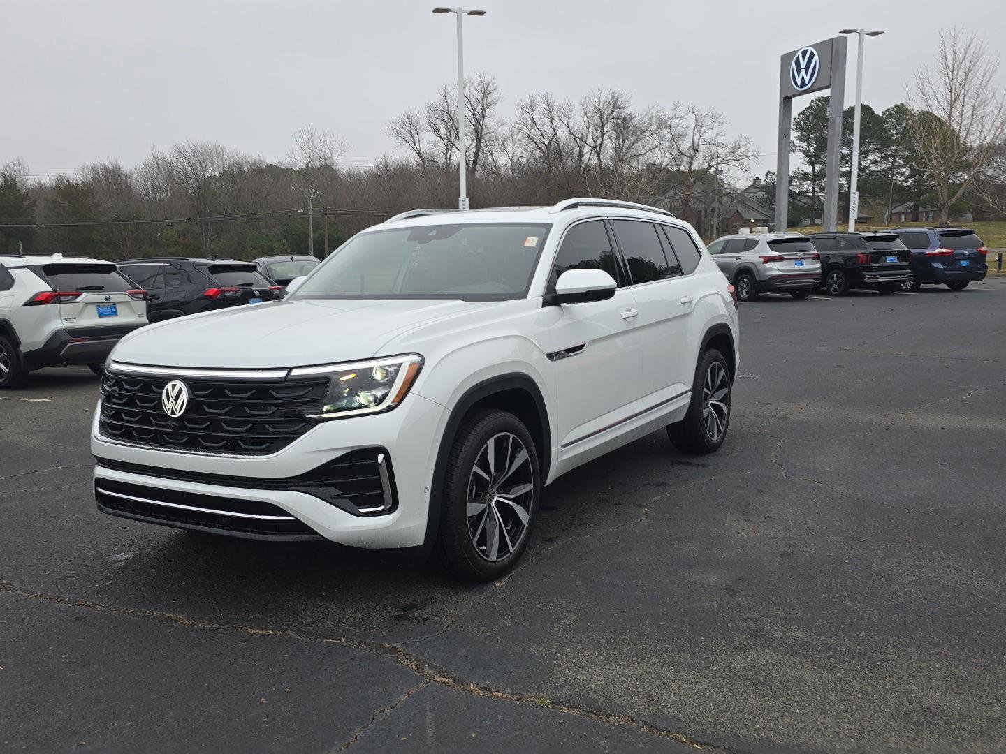 New 2026 Volkswagen Atlas SEL Premium R-Line image 3