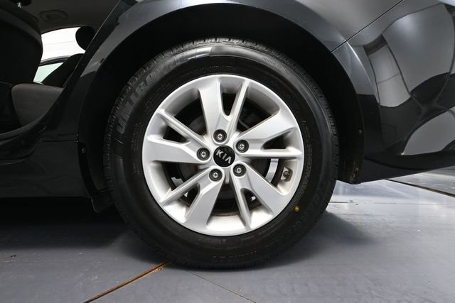 Used 2017 Kia Optima LX FWD image 11