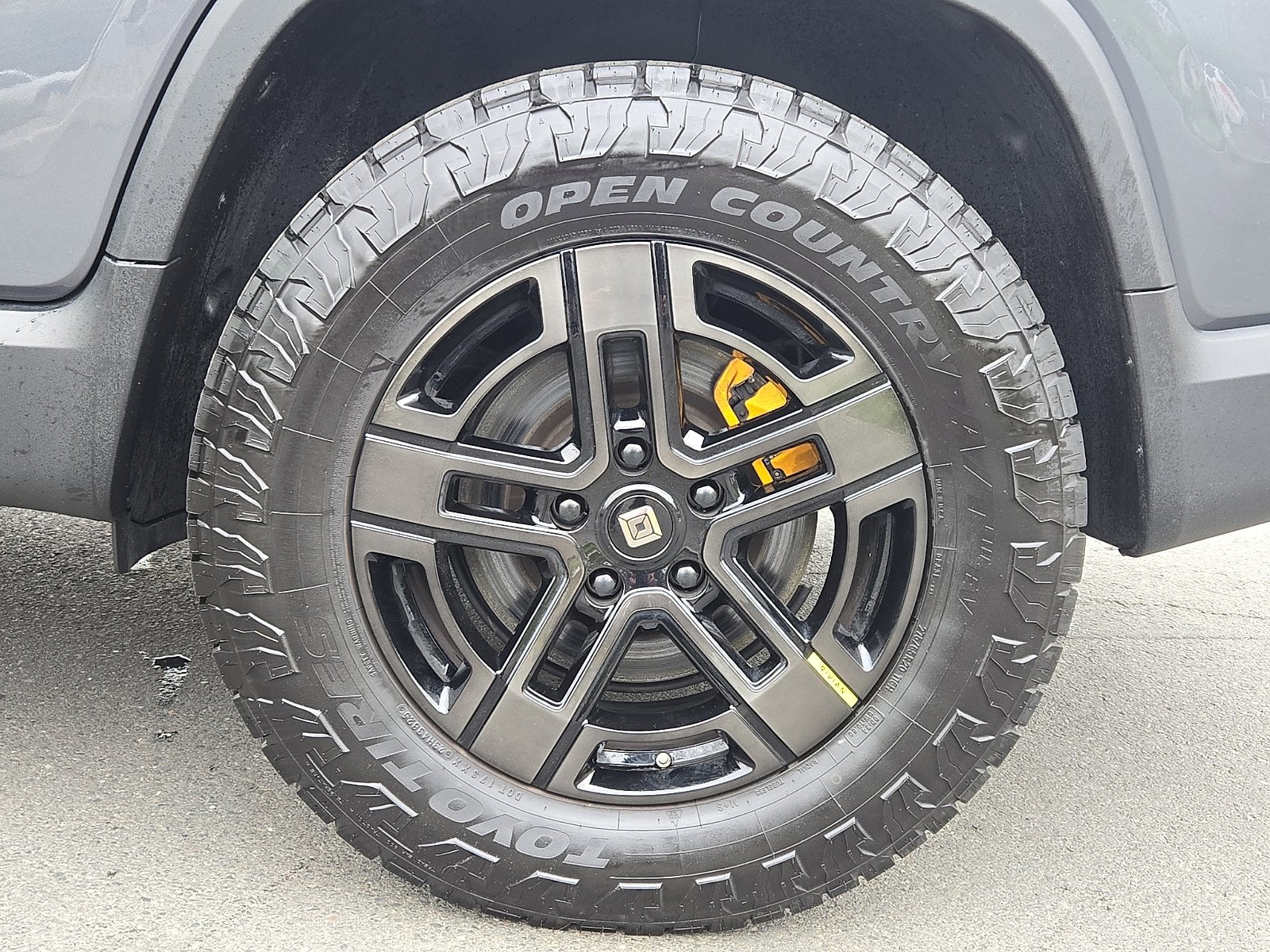 Used 2023 Rivian R1T Adventure AWD/4WD image 9