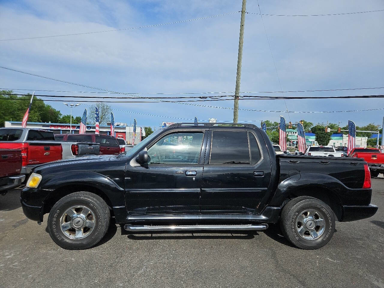 Used 2005 Ford Explorer Sport Trac Adrenalin AWD/4WD image 2