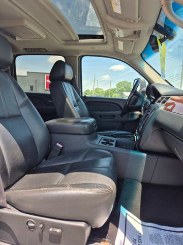 Used 2011 Chevrolet Silverado 3500 LTZ w/ LTZ Plus Package AWD/4WD image 12