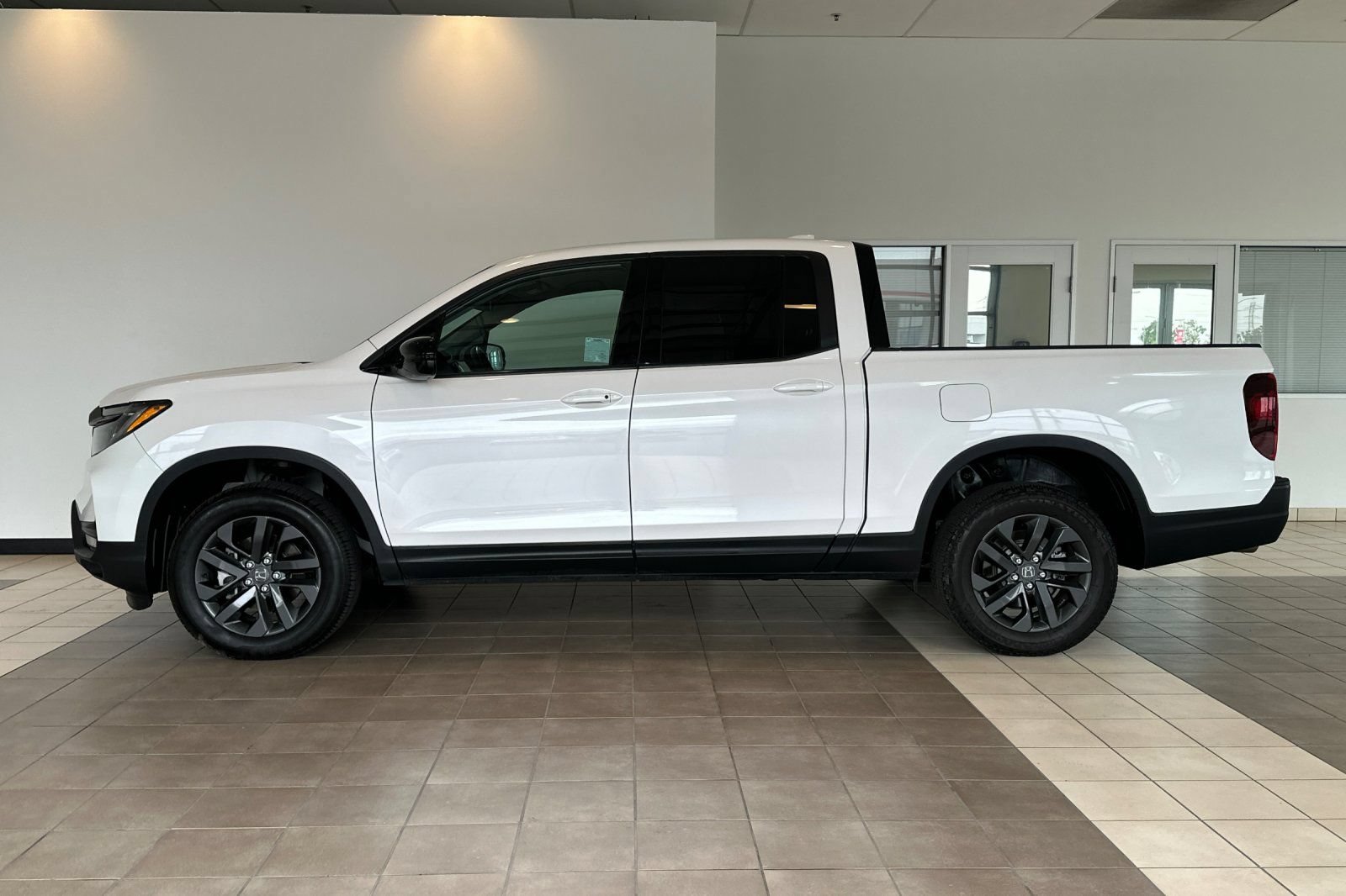 Used 2025 Honda Ridgeline Sport image 7