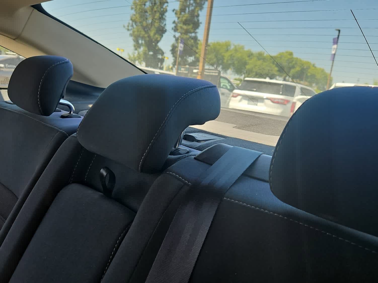 Used 2019 Ford Fusion SE FWD image 12
