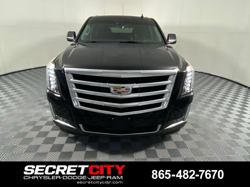 Used 2016 Cadillac Escalade Luxury AWD/4WD image 2