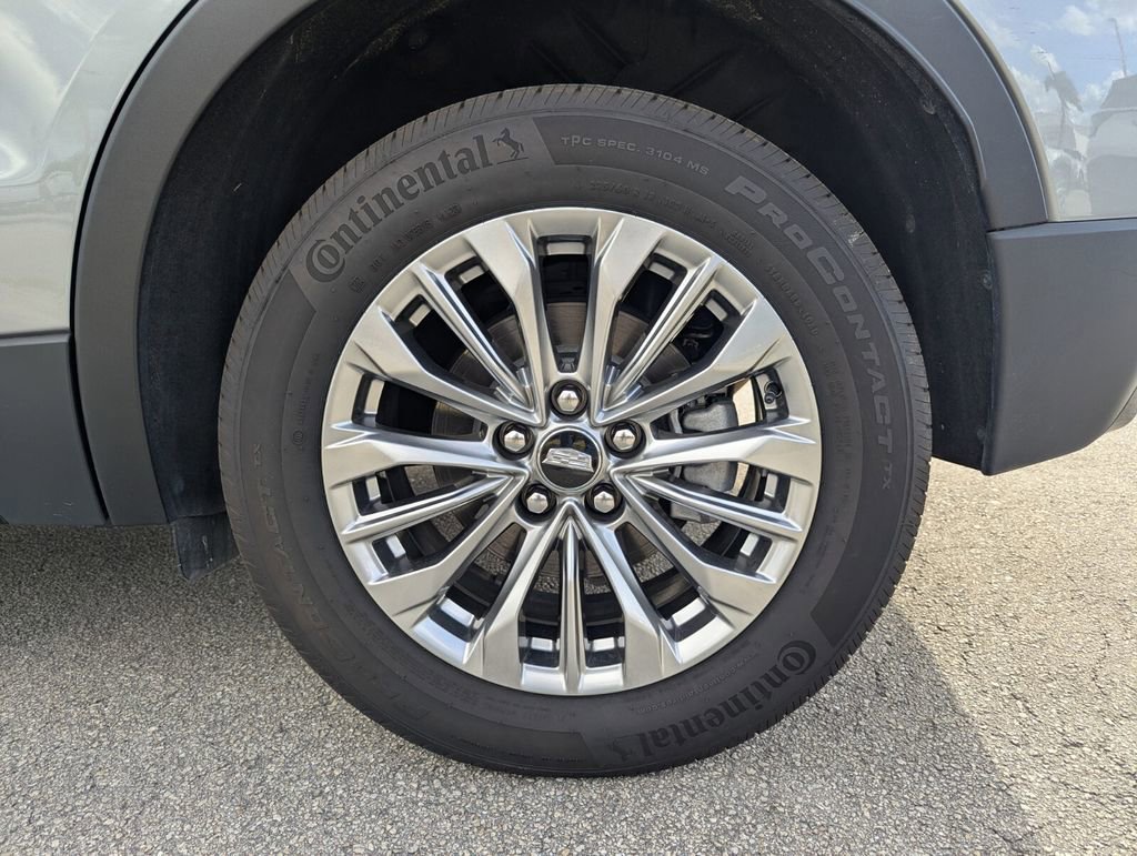 Used 2024 Cadillac XT4 Premium Luxury image 16