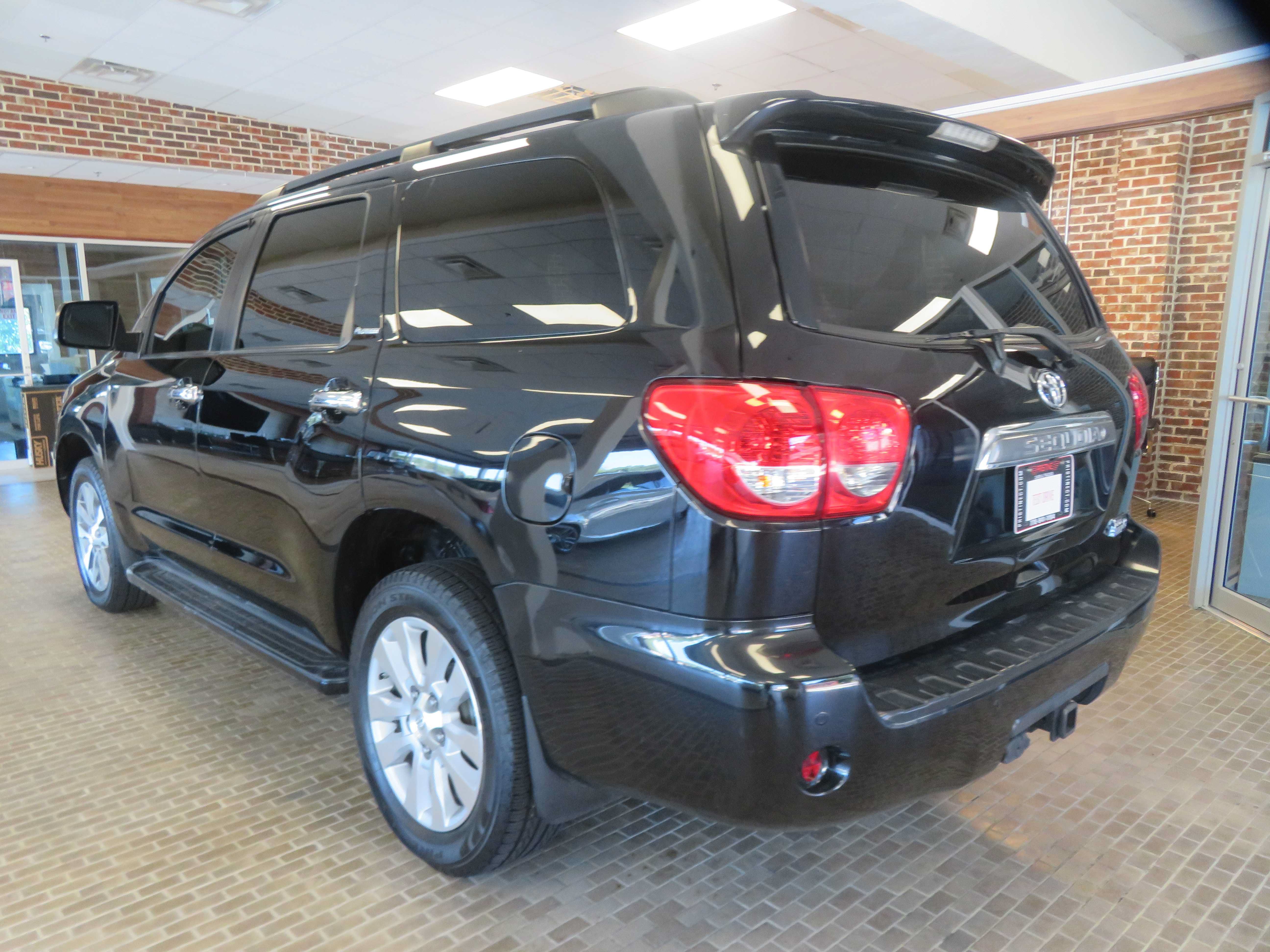 Used 2017 Toyota Sequoia Platinum RWD image 6