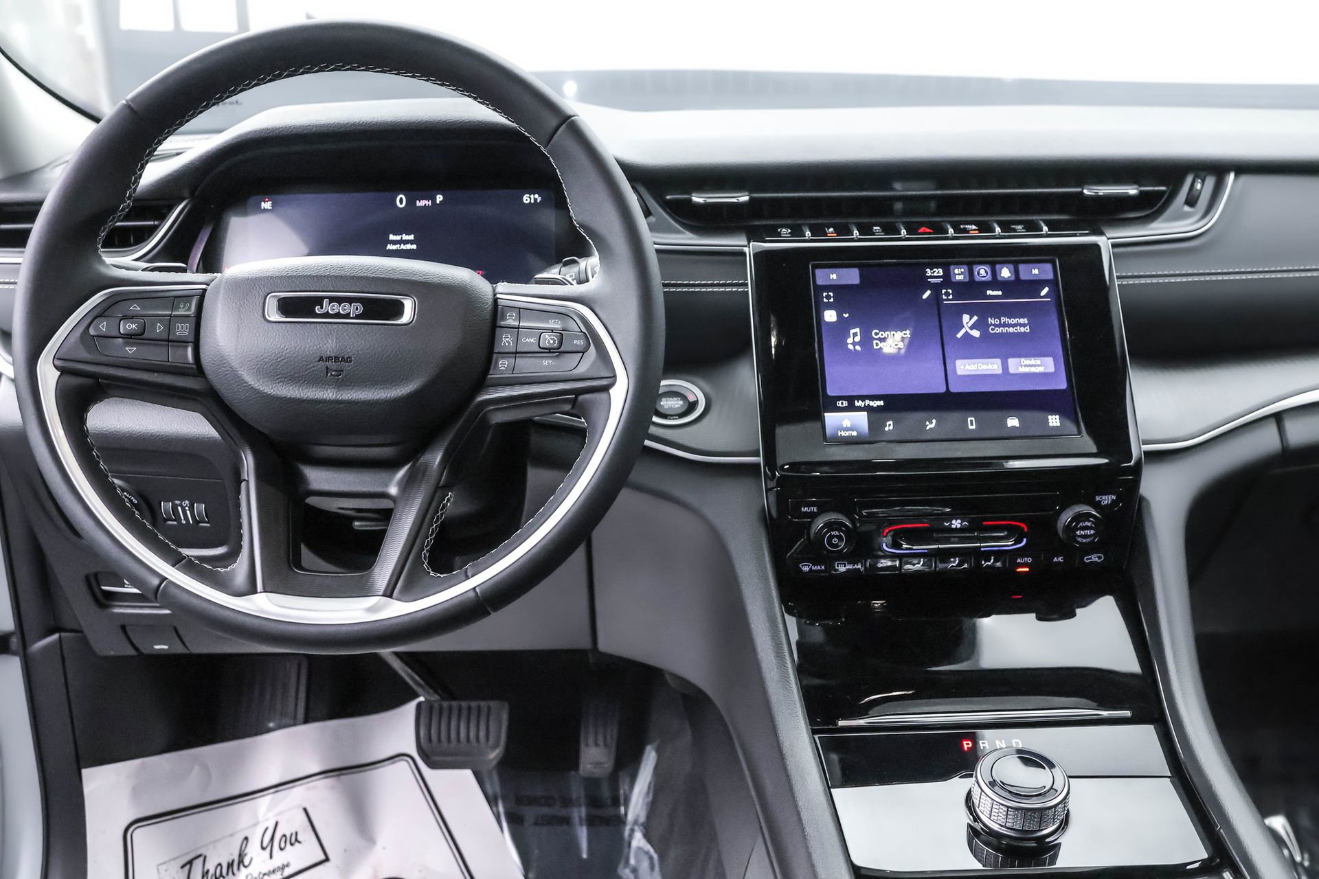 Used 2023 Jeep Grand Cherokee Laredo X image 26