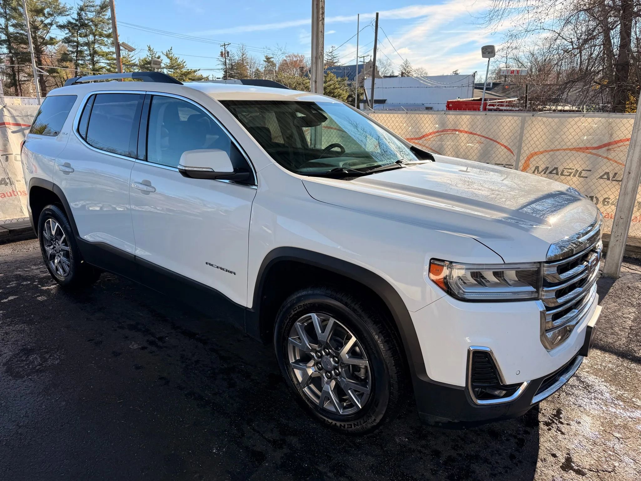 Used 2022 GMC Acadia SLT w/ LPO, Floor Liner Package image 55