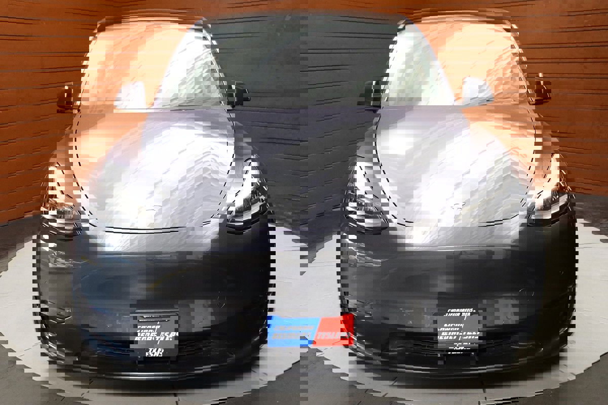 Used 2022 Tesla Model Y Long Range image 53