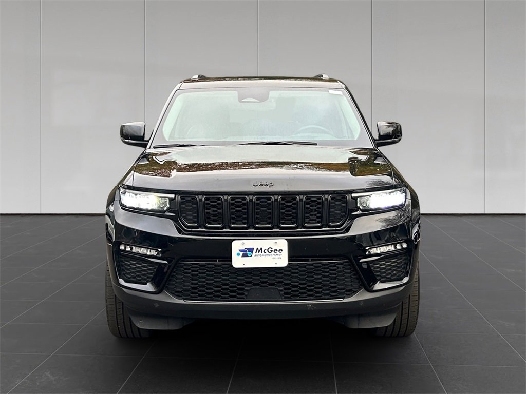 Used 2023 Jeep Grand Cherokee Limited w/ Black Appearance Package image 8