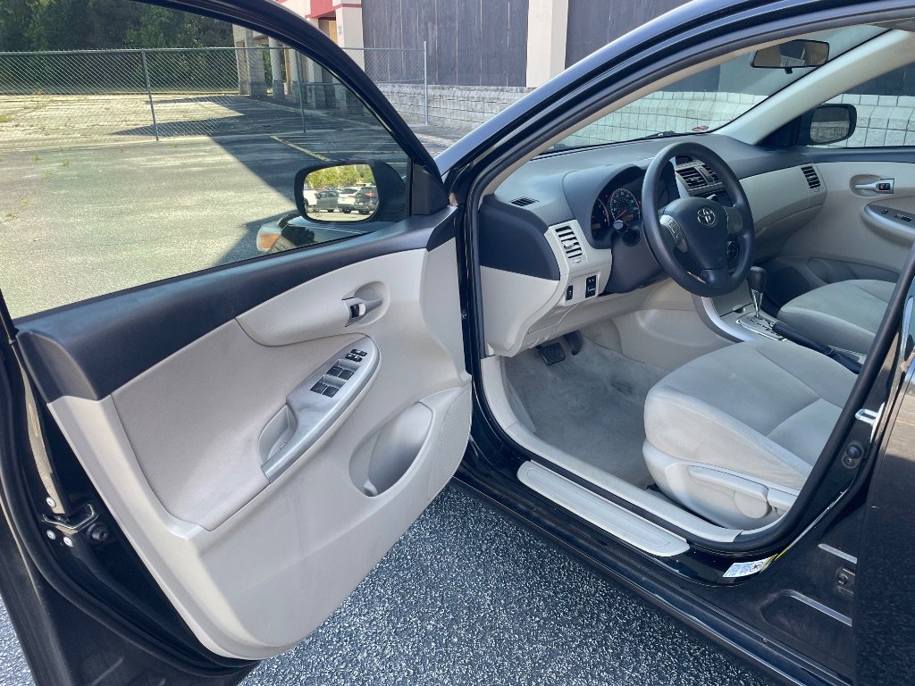 Used 2013 Toyota Corolla LE image 13