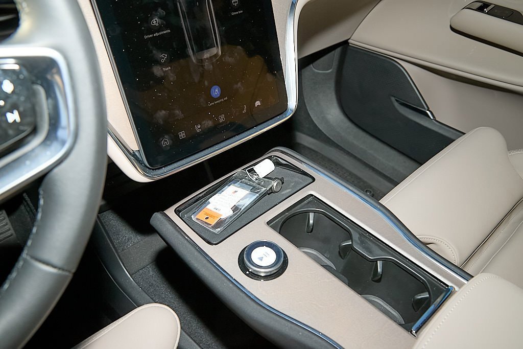 New 2025 Volvo EX90 Ultra image 15